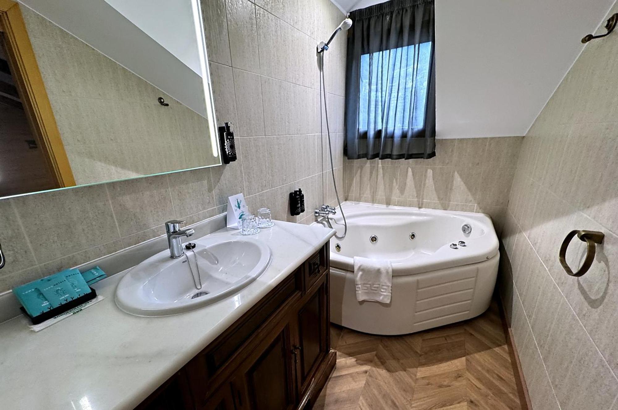 Yomo Petit Paris 3*